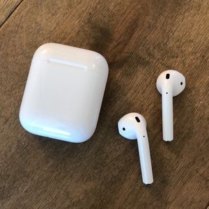 BARELY USED Apple AirPods